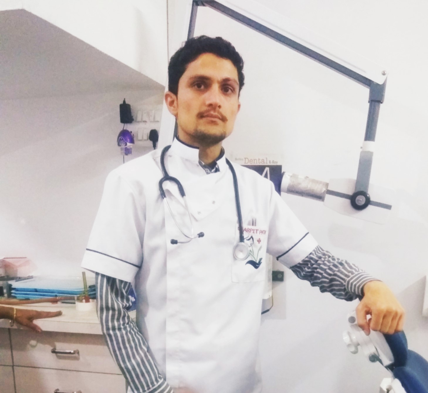 Dr Arpit Pathak BDS, MHA (Dentist in Ujjain)